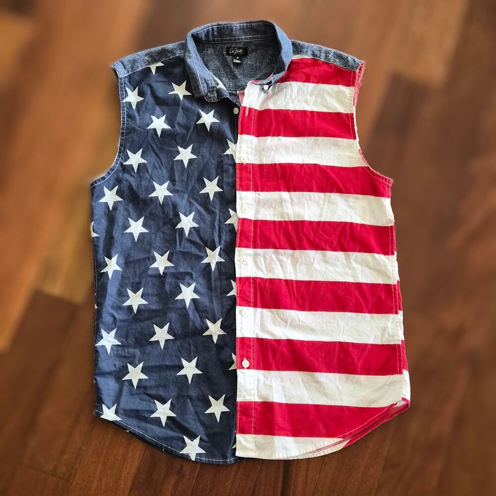 City Streets Patriotic USA Flag Sleeveless Button Up Shirt M